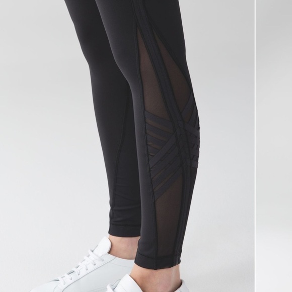 Lululemon Black Minimalist Tight Luxtreme - Picture 1 of 9